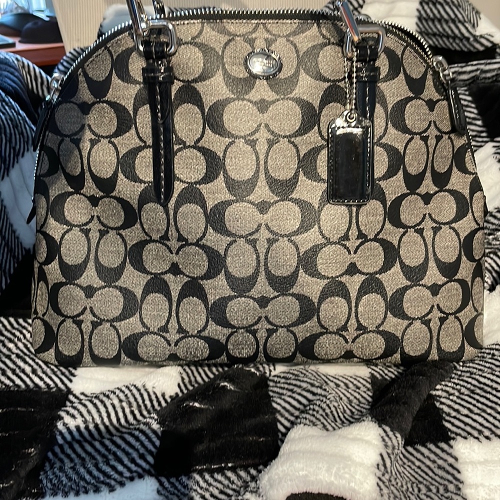 🔥EUC COACH Black/Gray Signature Coated
Canvas and Leather Peyton Dome Satchel - Picture 2 of 7